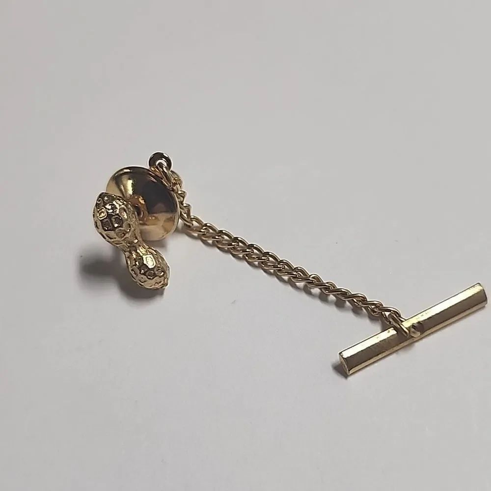 VTG Peanut Shell Nut Food Novelty Souvenir Mini Gold Tone Lapel Pin